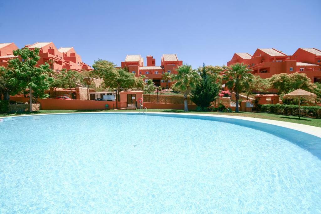 Lovely 2 Bedroom Near Golf Lagos Elviria Apartamento *